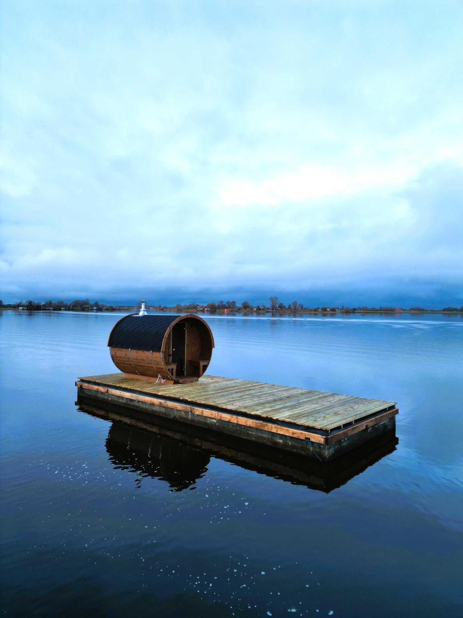 Pean-Buiten Waterlodges Nes  Dış mekan fotoğraf