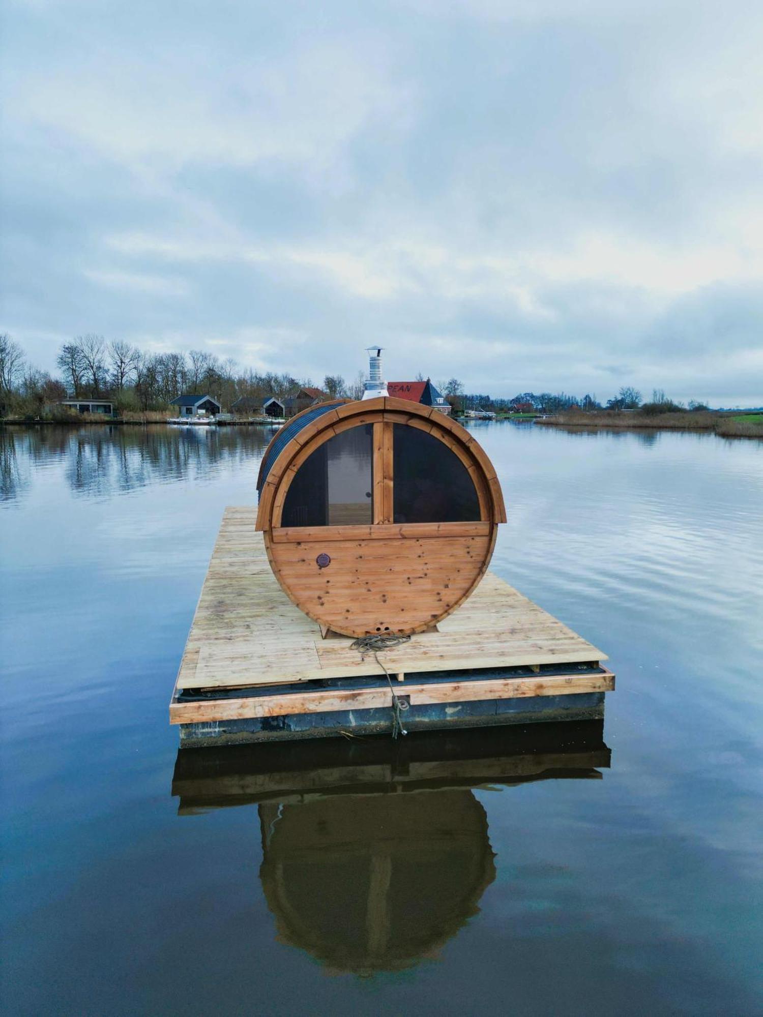 Pean-Buiten Waterlodges Nes  Dış mekan fotoğraf