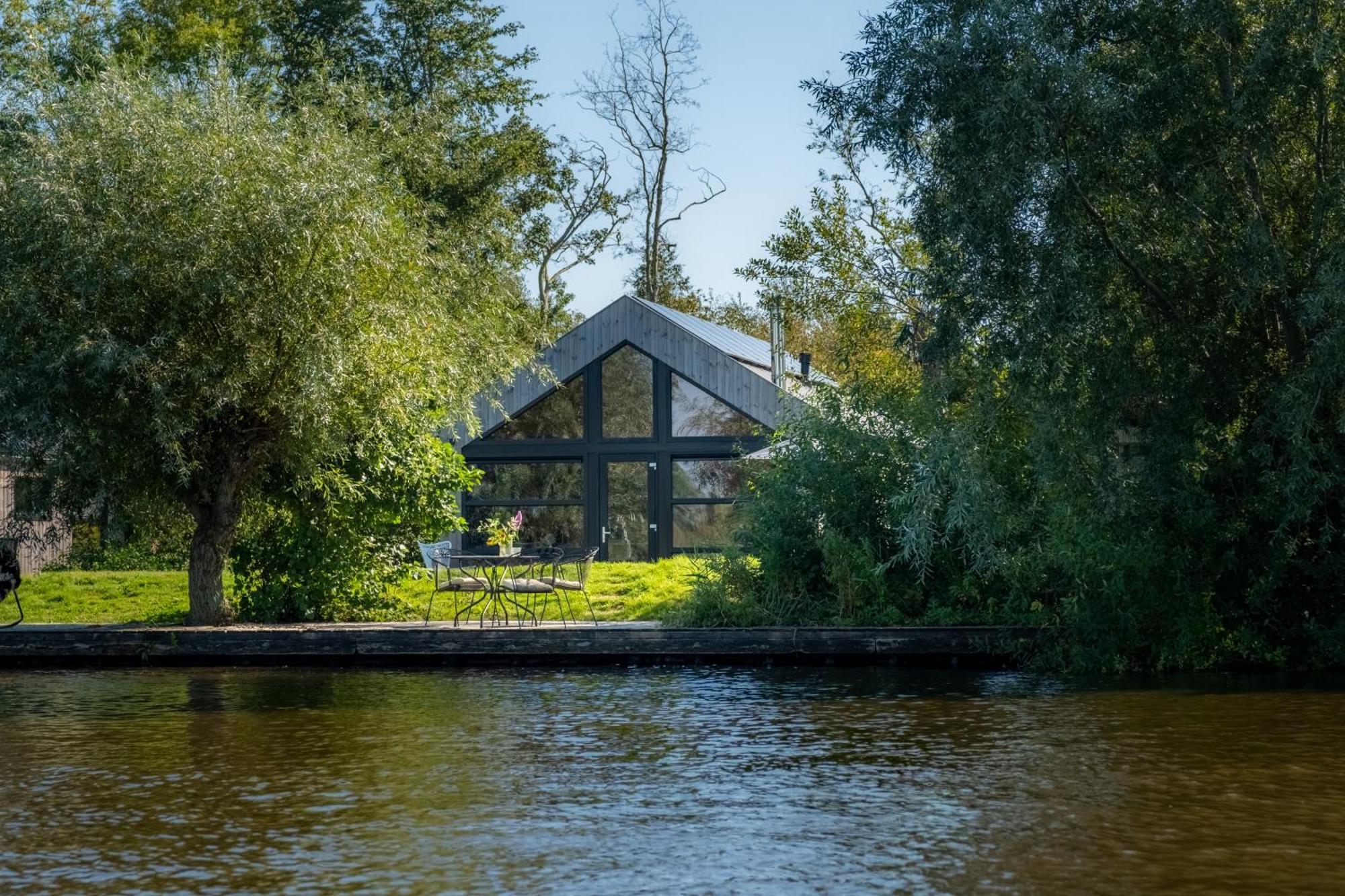 Pean-Buiten Waterlodges Nes  Dış mekan fotoğraf