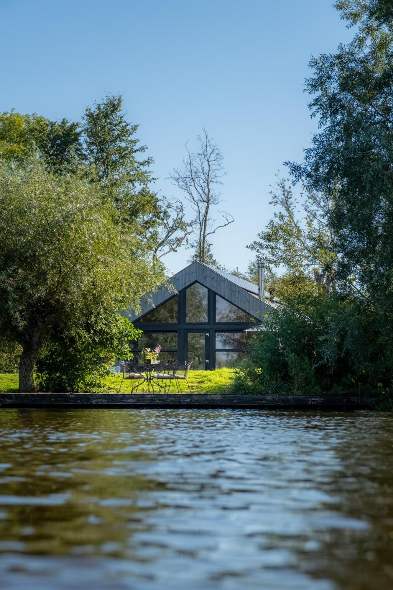 Pean-Buiten Waterlodges Nes  Dış mekan fotoğraf